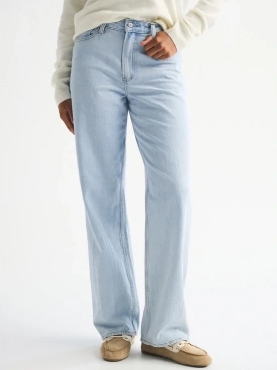 Curve Love High Rise Loose Jean - Picture 2 of 6